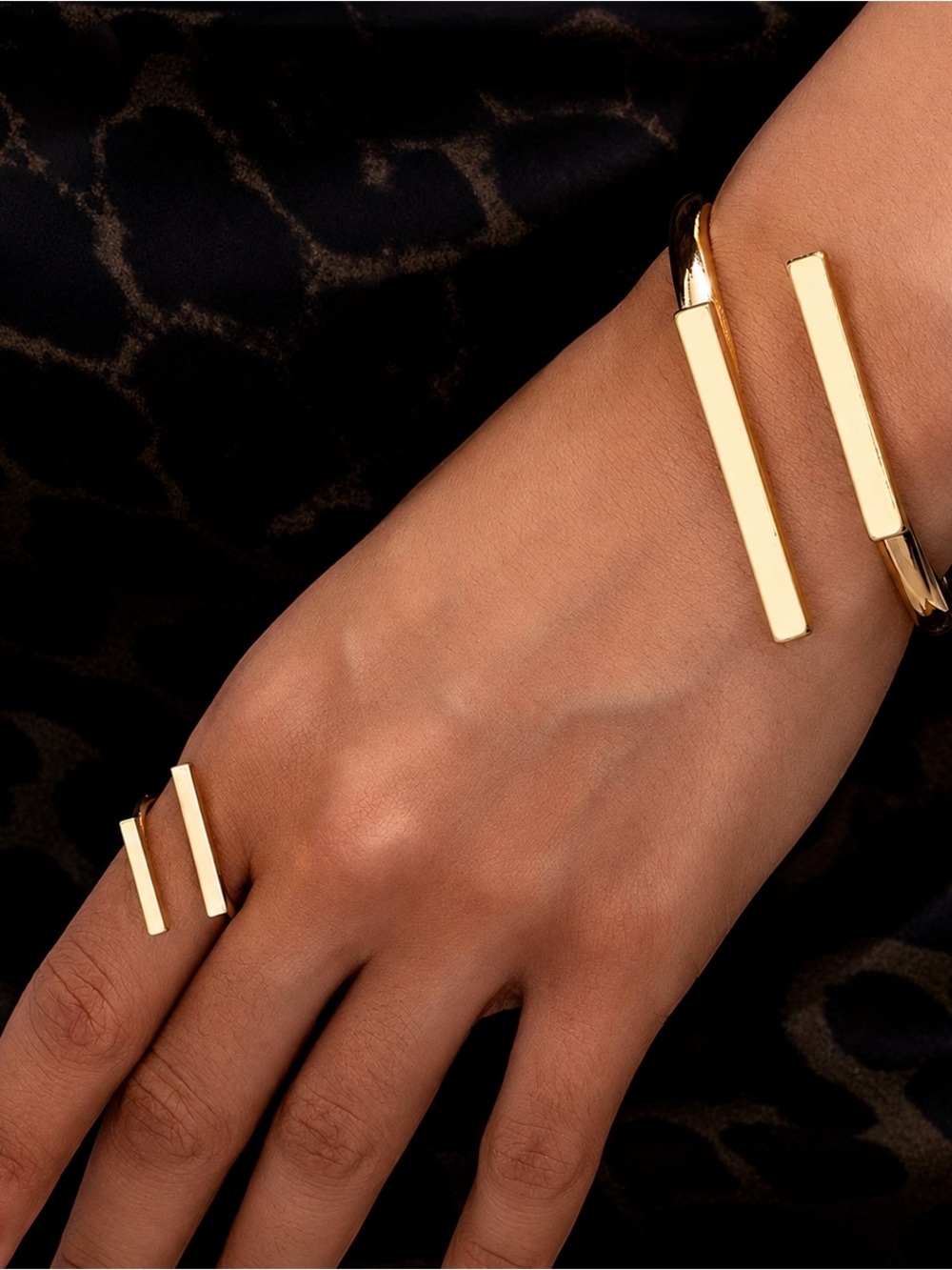 Rare Free People Minimalist Gold Bar Cuff Bracelet and Ring Set Women Jewelry